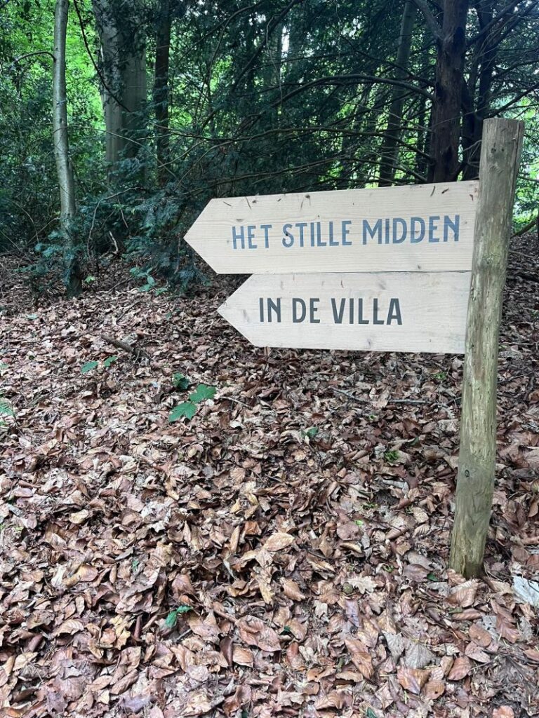 Nieuw college tijdens een heisessie op de hei